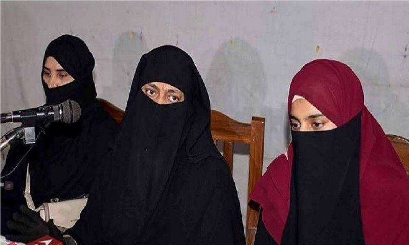 Umesh Pal Murder Case: ‘गैंग ऑफ़ अतीक’ पर पुलिस का एक और प्रहार, बहन आयशा नूरी और दो बेटियां Wanted घोषित