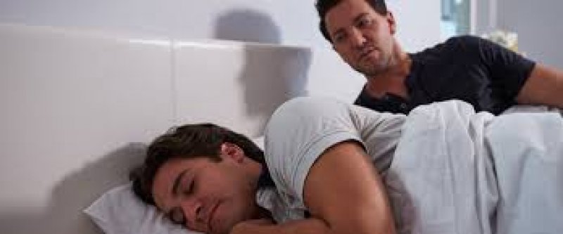 Common Sleep Disorders: समलैंगिक युवाओं को नींद की समस्या होती है दोगुनी, स्टडी में हुआ खुलासा