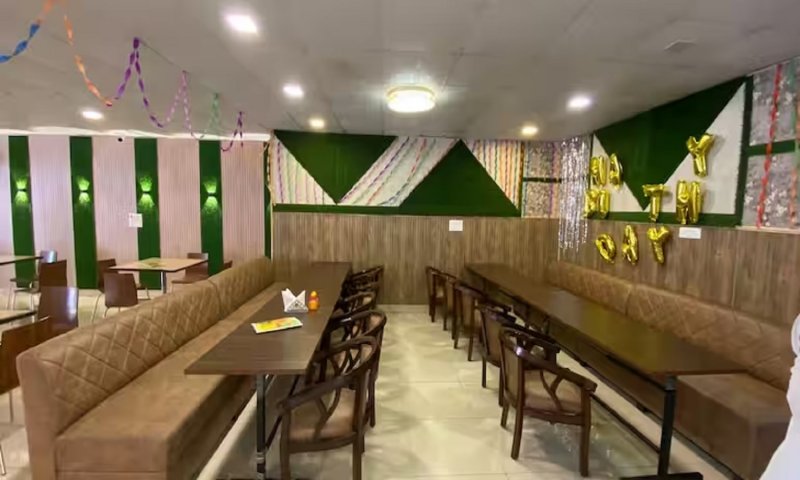 BEST Restaurants in Etawah: इटावा में बेस्ट है यह फैमिली रेस्टोरेंट, जहां कम बजट में मिलता है अच्छा स्वाद