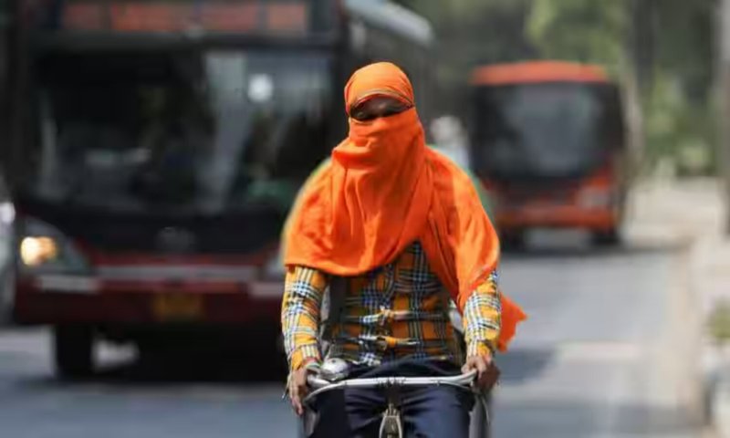 Weather Update: उत्तर भारत में अब शुष्क मौसम के साथ बढ़ेगी गर्मी, दिल्ली में जल्द 40 डिग्री पर पहुंचेगा पारा