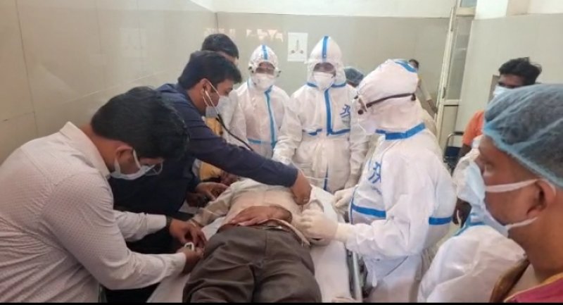 Agra News: कोरोना संक्रमण ने पकड़ी रफ्तार, 24 घण्टे में सामने आए 25 मामले, स्वास्थ्य विभाग अलर्ट