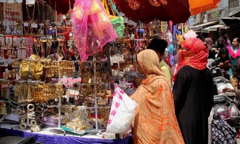 Lucknow Eid Shopping Markets: लखनऊ में ईद की शॉपिंग के लिए बेस्ट बाजार, यहां करें कम बजट में अच्छी शॉपिंग