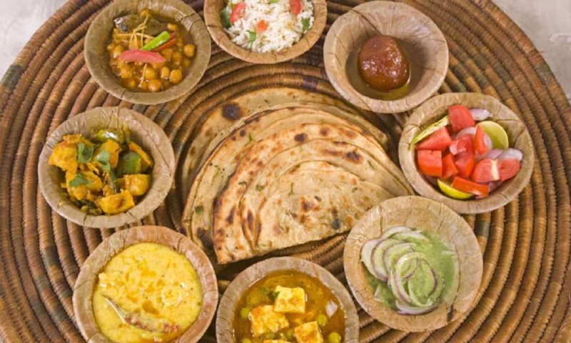 Best Indian City For Food Lovers: खाने के लिए जाने जाते हैं भारत के ये शहर, आप भी हैं Food Lover तो इन शहरों में जरूर जाएं