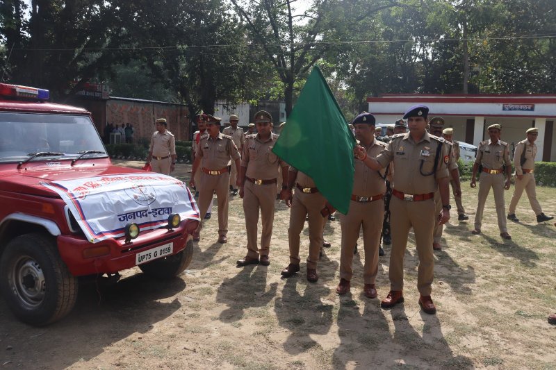 Etawah: अग्निशमन स्मृति दिवस पर दी गई शहीद फायर कर्मचारियों को श्रद्धांजलि, लोगों को बताए गए आग से बचाव के उपाए