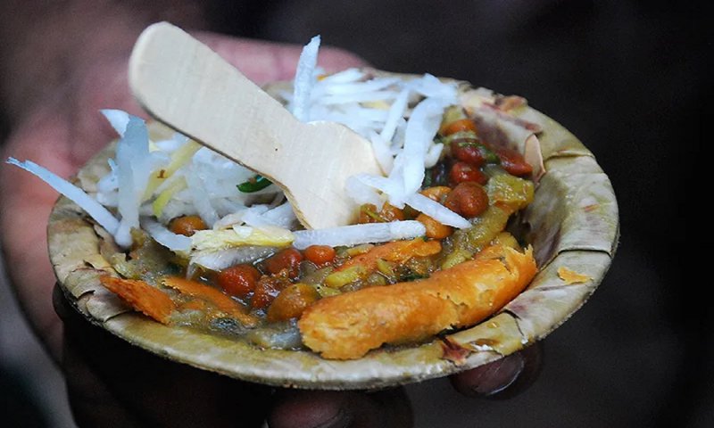 Varanasi Famous Kachori Gali: वाराणसी में फेमस है कचौड़ी गली, दुनियाभर में हैं जिसके दीवाने, जानिए वजह