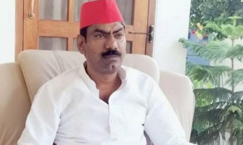 Pratapgarh News: सपा नेता गुलशन यादव पर छेड़खानी, लूट का केस दर्ज, ये है पूरा मामला