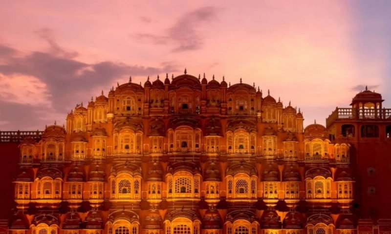 Best Places To Visit In India: भारत की इन जगहों पर घूमना पसंद करते हैं विदेशी, उत्तर प्रदेश के शहर भी लिस्ट में शामिल