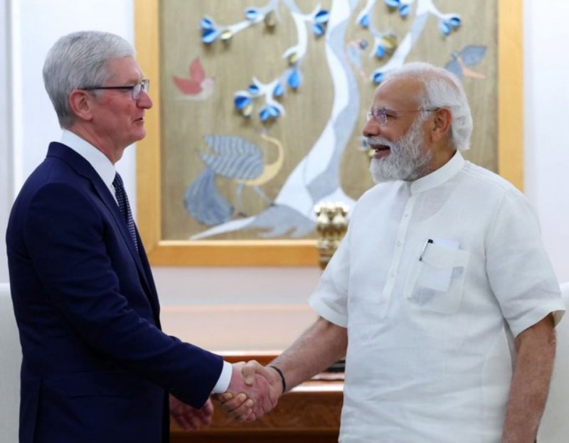 Tim Cook: एपल CEO टिम कुक ने PM मोदी से की मुलाकात, ट्वीट कर जताई खुशी