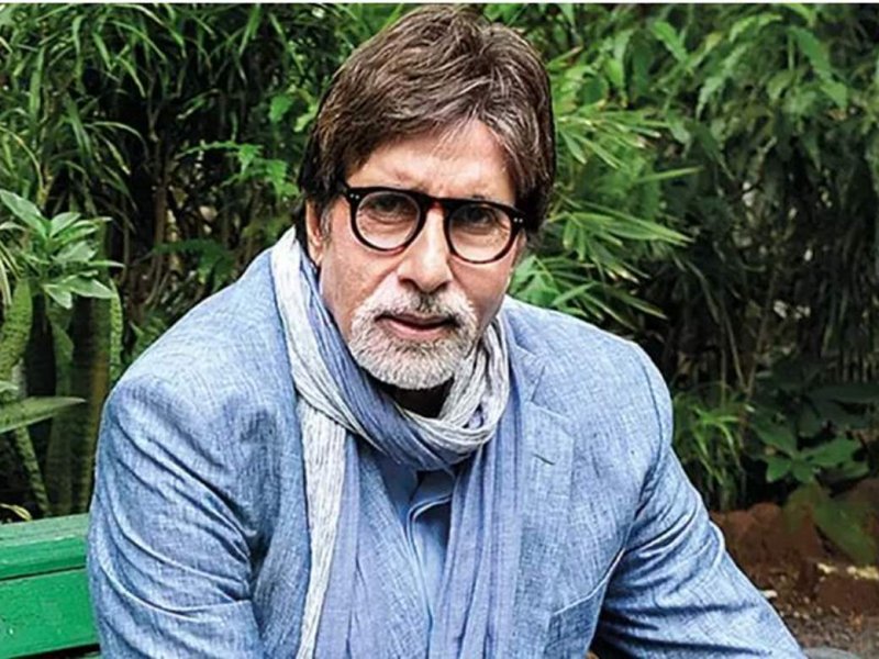 बॉलीवुड के शहंशाह Amitabh Bachchan को क्यों जोड़ने पड़े इस शख्स के सामने हाथ