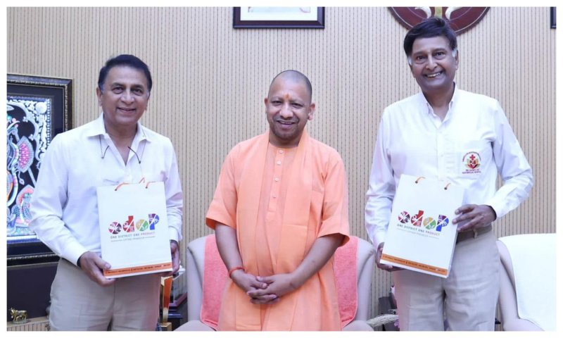 Lucknow News: सीएम योगी से मिले सुनील गावस्कर और श्रीनिवास