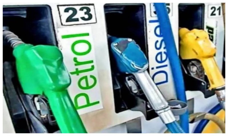 UP Petrol Diesel Rate Today: पेट्रोल डीजल की नई कीमतें हुईं जारी, लखनऊ, कानपुर, उन्नाव सहित कई जिलों में गिरे दाम,