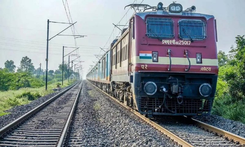 Book Delhi To Patna Trains: दिल्ली से पटना तक जाने के लिए बेस्ट हैं यह ट्रेन, जिनके जरीए पूरा कर सकते हैं अपना सफर