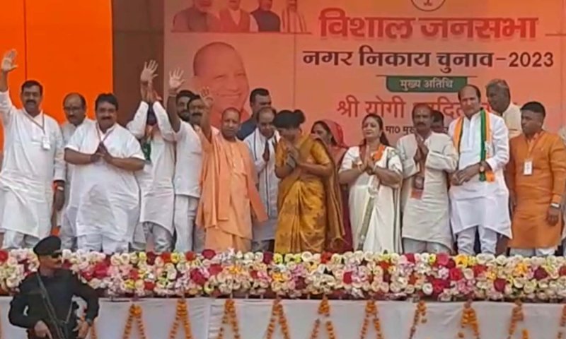 Cm Yogi News: मुख्यमंत्री योगी ने दिया नया नारा- ‘यूपी में नो कर्फ्यू-नो दंगा, सब कुछ चंगा!’