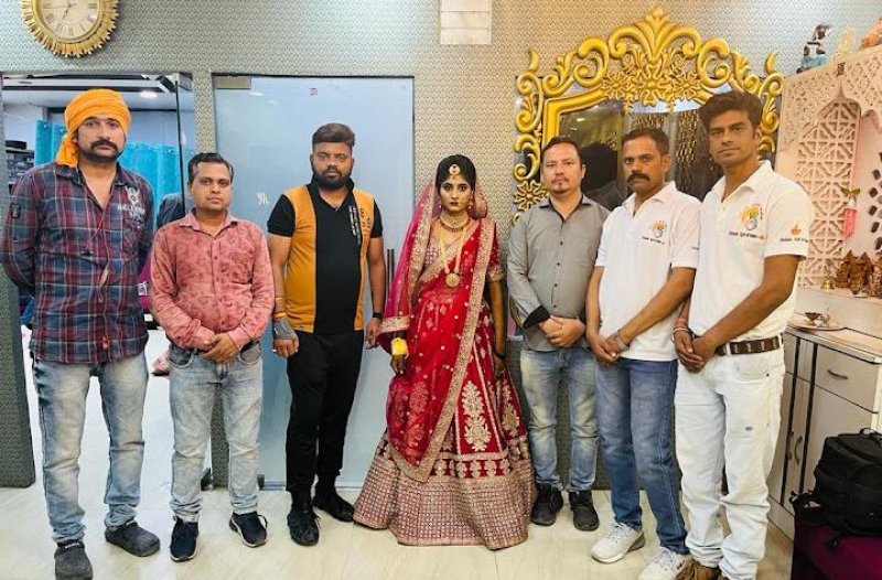 Jhansi News: उम्मीद रोशनी ने लोहपीटा समाज की बेटी की करवाई शादी