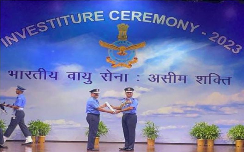 Air Commodore Sushil Kumar Tripathi: एयर कमोडोर सुशील कुमार त्रिपाठी विशिष्ट सेवा मेडल से सम्मानित