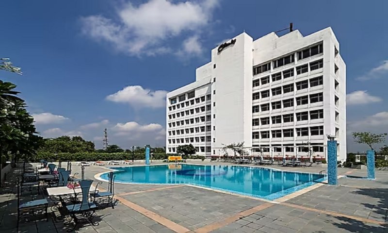 Luxury Hotels In Lucknow: लखनऊ में ठहरने के लिए बेस्ट हैं यह होटल, जहां मिलता है लग्जरी ट्रीटमेंट