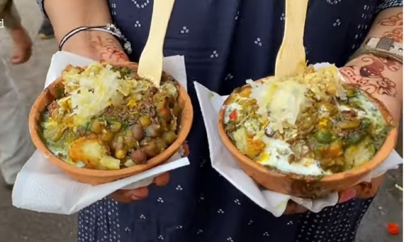 Mathura Most Famous Chaat: मथुरा फेमस है कुल्हड़ वाली टिक्की, कभी नहीं चखा होगा टिक्की का ऐसा स्वाद