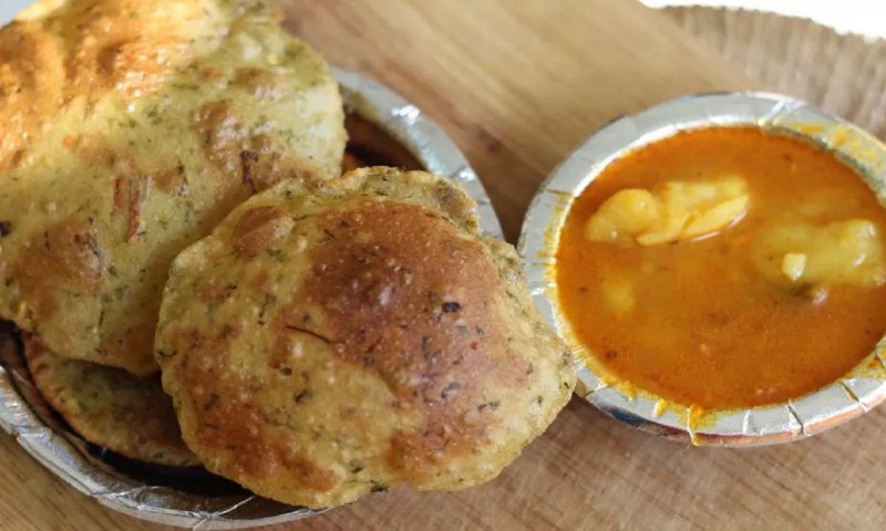Prayagraj Famous Kachori Sabji: प्रयागराज में फेमस है सब्जी कचौड़ी और जलेबी का स्वाद, देसी घी में किया जाता है तैयार