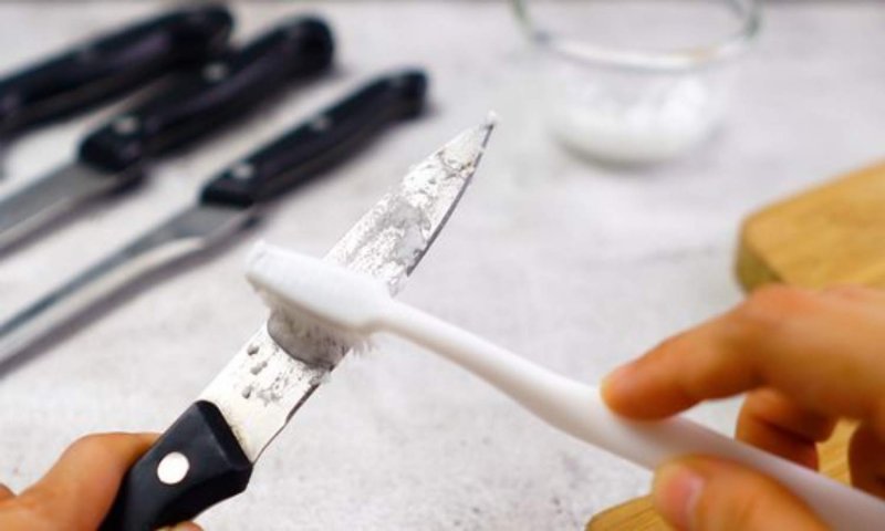 Kitchen Clean Tips: इस तरह से करें अपने चाकू को साफ़, हमेशा बने रहेंगे चमकदार, नहीं लगेगा जंग