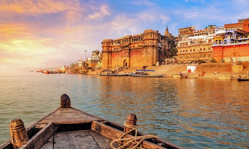 Best Places to Visit in Varanasi: वाराणसी में घूमने के लिए बेस्ट है यह जगह, जहां परिवार के साथ बिता सकते हैं अच्छा समय