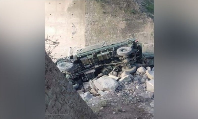 Jammu Kashmir Accident: दर्दनाक हादसा, राजौरी में गहरी खाई में गिरा सेना का वाहन, दो जवान शहीद
