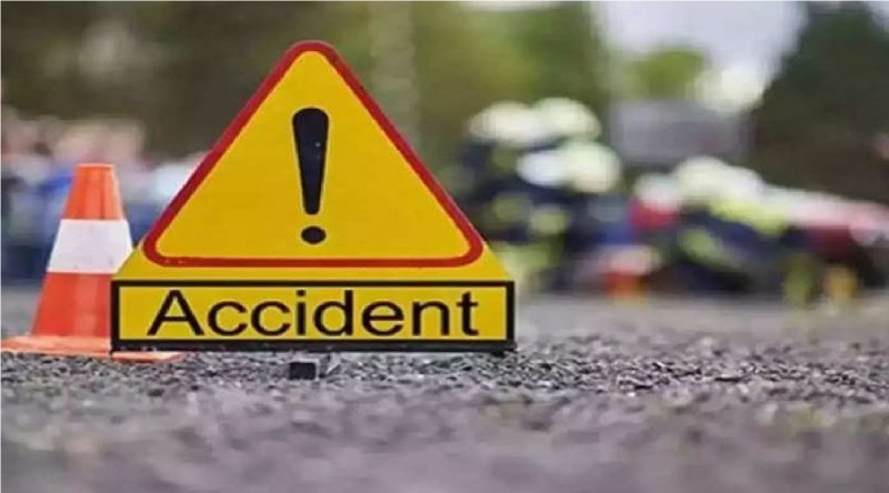 Purvanchal Expressway Accident: पूर्वांचल एक्सप्रेस-वे पर भीषण हादसा, 3 महिलाओं समेत 5 लोगों की मौत