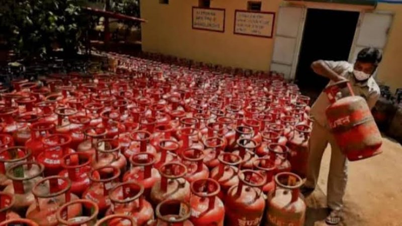 LPG Cylinder Prices Slashed By Rs 171.5 From Today, Check Rates In Your City