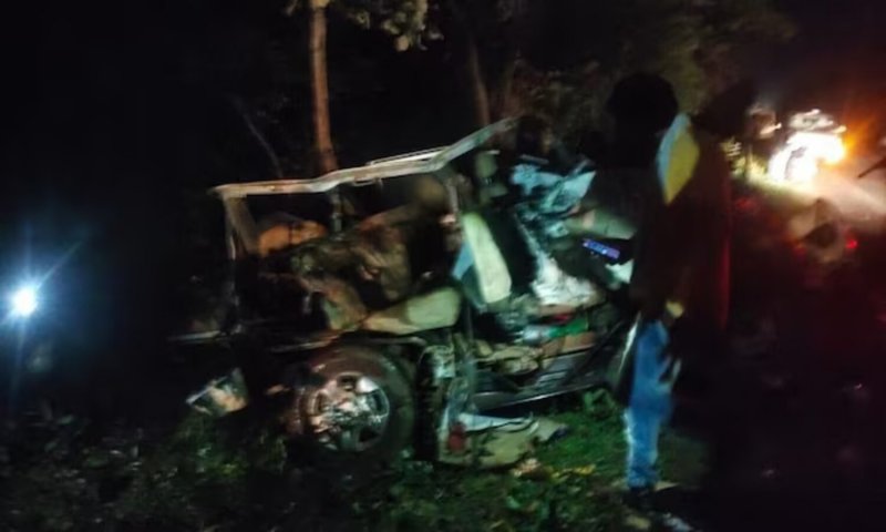 Chhattisgarh Road Accident: छत्तीसगढ़ में भीषण सड़क हादसा, एक ही परिवार के 10 लोगों की दर्दनाक मौत