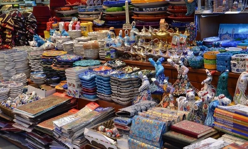 Cheap and Best Market In Agra: घूमने जा रहे हैं आगरा, तो इन बाजारों से करें खरीदारी, कम खर्च होगी शॉपिंग