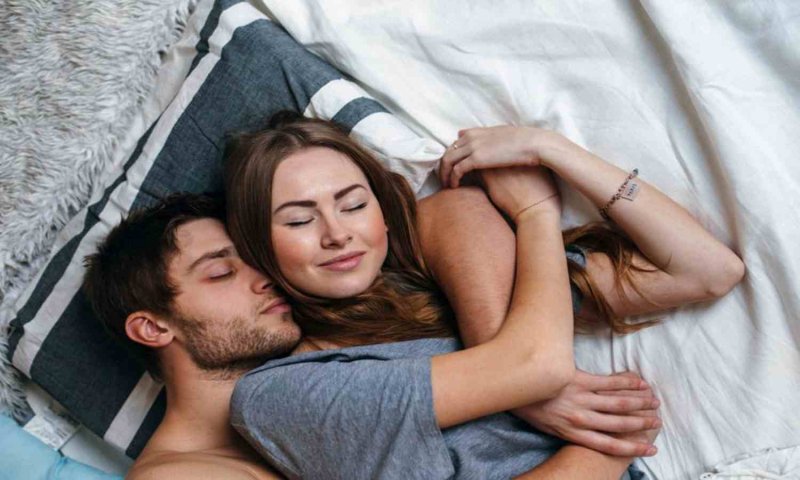 Relationship Tips: रिलेशनशिप में सेक्स कितना जरूरी है? जानिए इसके भावात्मक और स्वास्थ सम्बन्धी फायदे