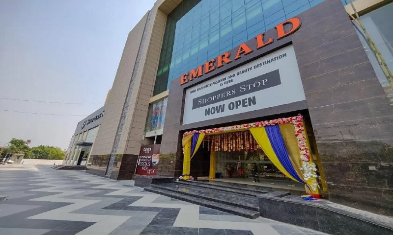 Emerald Mall Lucknow: शानदार है लखनऊ का एमराल्ड मॉल, जहां एक ही जगह पर मिलती है हर सुविधा