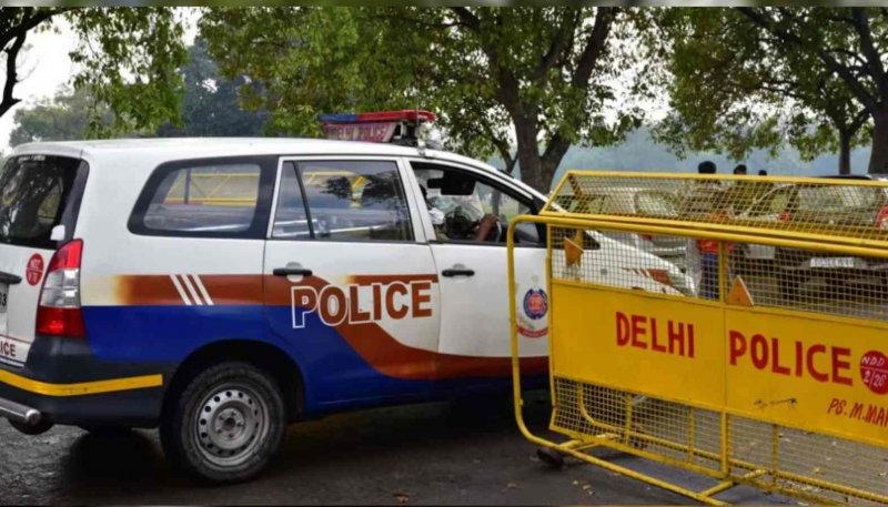 Delhi News: क्रिकेटर की पत्नी के साथ छेड़खानी करने वाला एक आरोपी गिरफ्तार, ये है पूरा मामला