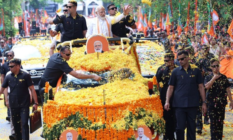 PM Modi in Karnataka: बेंगलुरु में PM मोदी का रोड शो, शिवमोगा व मैसूर में करेंगे जनसभा