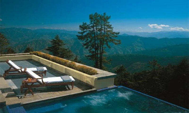 Best Hotels with Pools: शानदार हैं देश के यह होटल, जहां आपको मिलती कई सुविधाएं