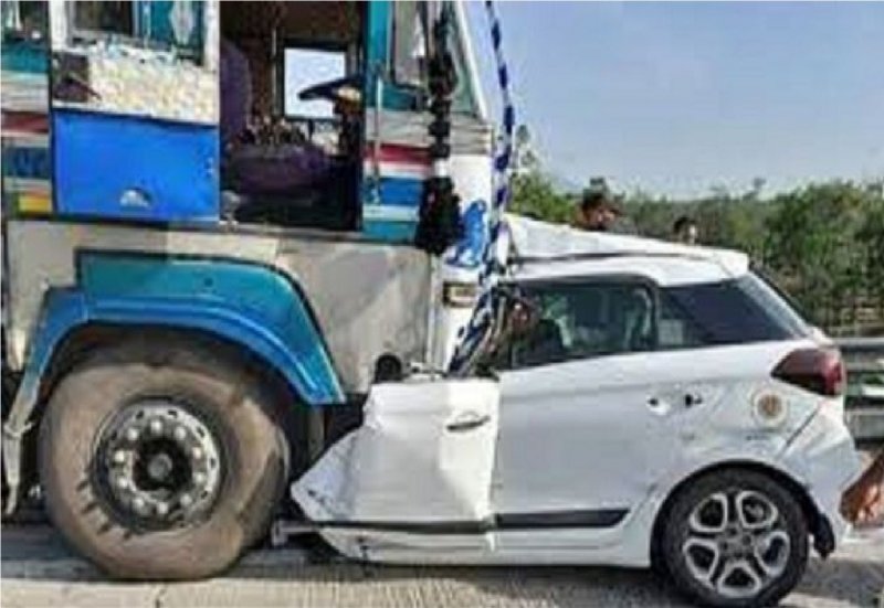 Chhattisgarh Accident: छत्तीसगढ़ के कोरबा में सड़क हादसा, कार और ट्रक में हुई टक्कर, 4 की मौत