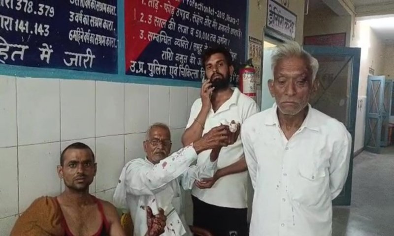 Aligarh News: गाड़ी ओवर टेक करने पर दबंगों ने बुजुर्ग की काटी उंगलियां, मौके से फरार