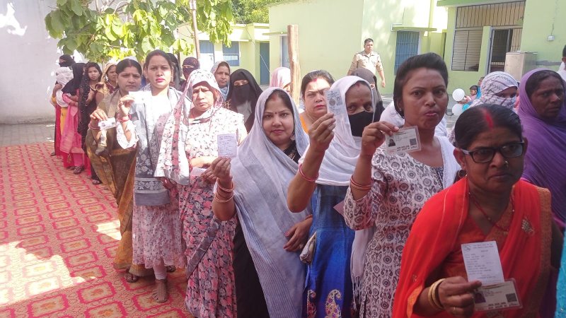 UP Nikay Chunav 2023: घोरावल नपं के मतदाताओं ने बनाया मतदान का नया रिकार्ड, हाट सीटों पर मतदाताओं ने दिखाई उदासीनता