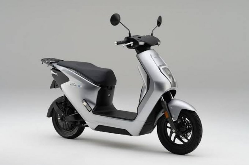 Honda Motors EM1: लॉन्च हुआ Honda का पहला स्वैपबल बैटरी वाला एक इलेक्ट्रिक स्कूटर,