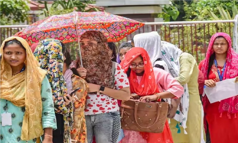 Weather Update: यूपी से बिहार तक लू लोगों को करेगी बेहाल,पूर्वोत्तर के राज्यों में भारी बारिश का ऑरेंज अलर्ट जारी