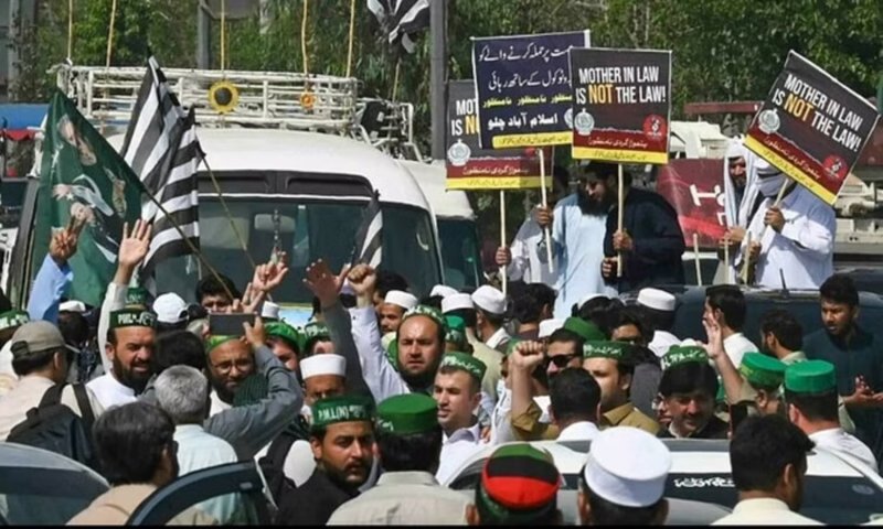 Pakistan: पाकिस्तान में अब कट्टरपंथी तालिबान समर्थक फज़लुर रहमान मैदान में उतरे
