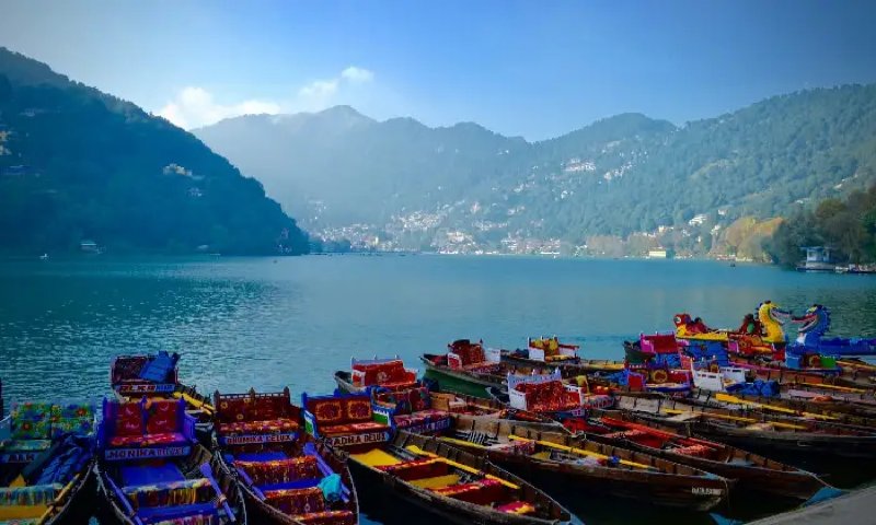 Best Places to Visit in Nainital: नैनीताल घूमने का बना रहे हैं प्लान, तो डिटेल में जाने सबकुछ