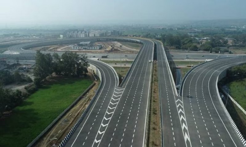 Delhi Mumbai Expressway Details Here: अब आसानी से पूरा कर सकेंगे दिल्ली-मुंबई तक का सफर, New 6-Lane Highway से शानदार होगी यात्रा