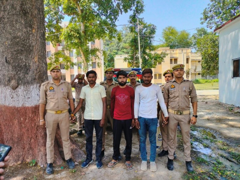 Hardoi News: बैंक मित्र से हुई लूट का पुलिस ने ह्यूमन इंटेलिजेस से किया खुलासा, 3 शातिर लुटेरों को किया गिरफ्तार