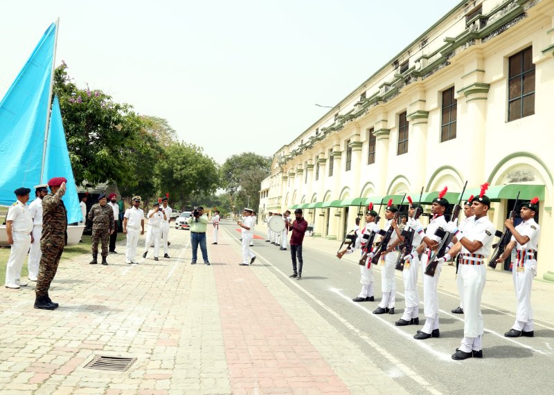 Lucknow: ब्रिगेडियर नीरज पुनेठा ने नेवी कैडेटों को किया राष्ट्र-सेवा के लिए प्रेरित