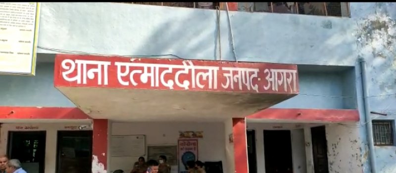Agra News: नशे के सौदागरों को पुलिस ने दबोचा,  कार से नशीला पाउडर बरामद, तीन गिरफ्तार