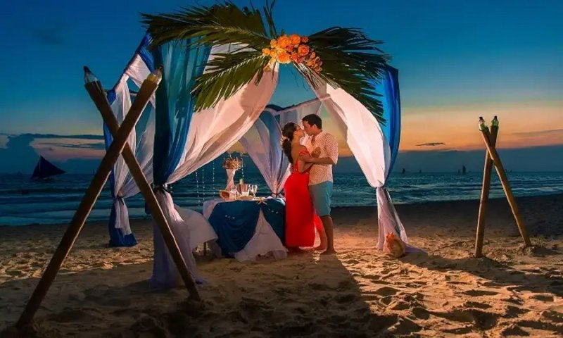 Romantic Honeymoon Destinations: रोमेंटिक डेस्टिनेशन के तौर पर जानी जाती है देश की ये जगह, पार्टनर के साथ मनाए प्लान