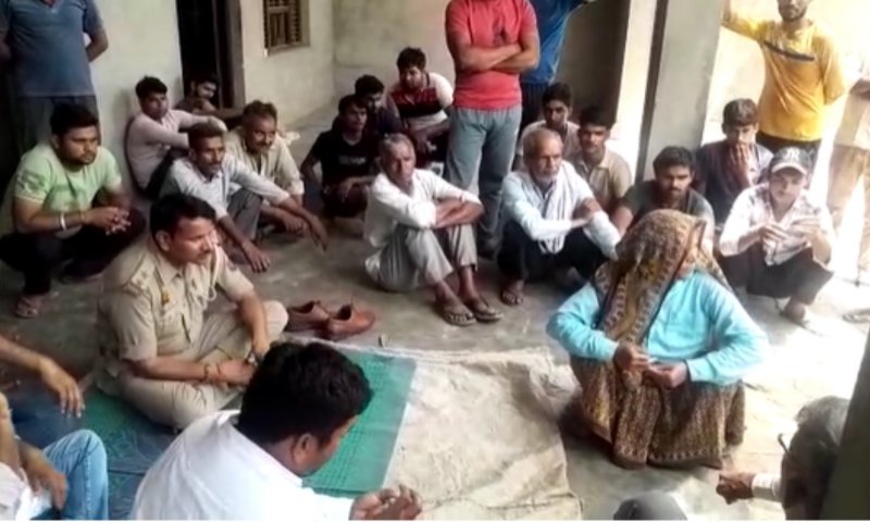 Aligarh News: बुजुर्ग महिला की गर्दन रेतकर हत्या, लाखों के आभूषण लूटकर हुए फरार