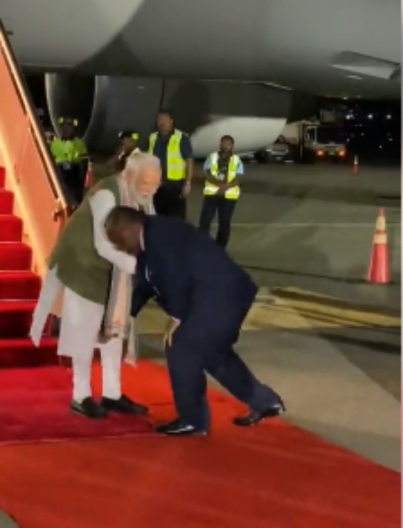 PM Modi G7 Summit Video: आखिर मोदी के क्यों छूए पैर इस देश के पीएम ने, जानिए क्या है पूरी सच्चाई