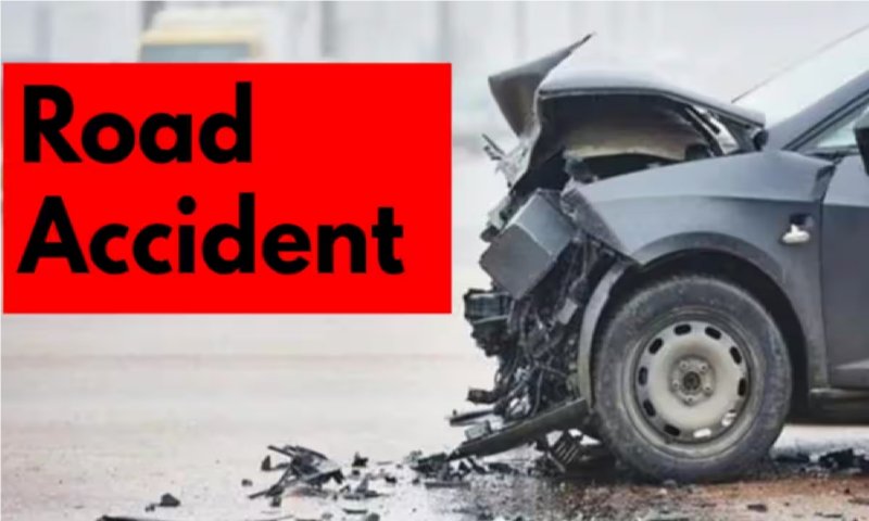 Deoria Accident: देवरिया में बड़ा सड़क हादसा, कार और ट्रक में आमने-सामने टक्कर, एक ही परिवार के 5 लोगों की मौत
