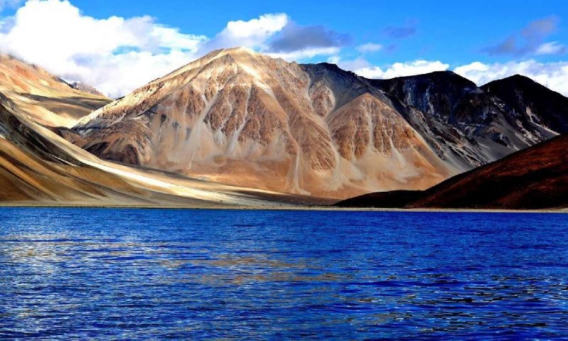 Leh Ladakh Tour Package: अब बेहद ही कम खर्च में पूरा कर लेंगे लद्दाख का ट्रिप, बस इस तरह करें प्लान